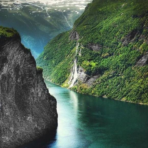 Meet your Posher, Tiffany - Picture 1 of 1